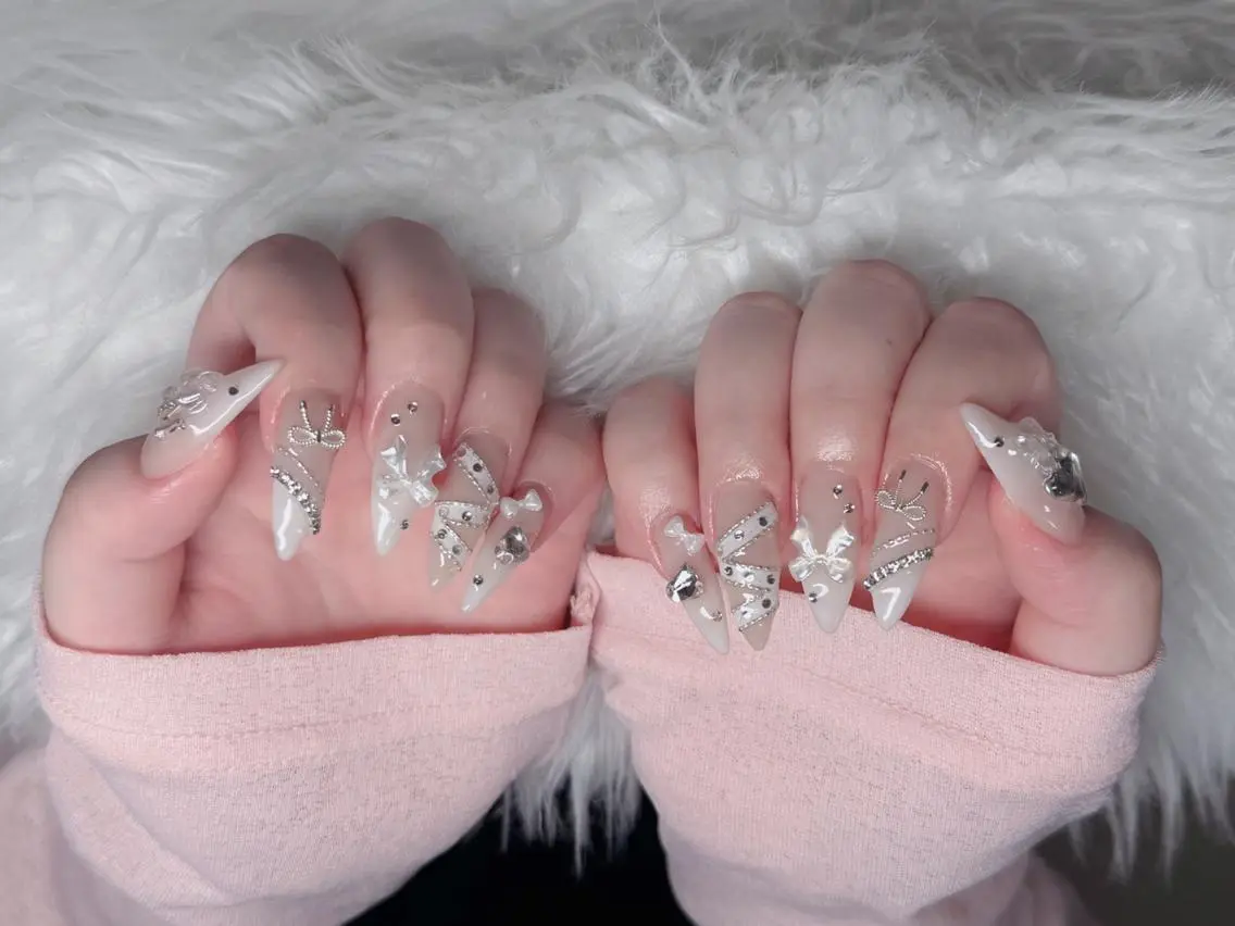 ネイル チークネイル フレンチネイル キラキラネイル 韓国ネイル マグネットネイル ハンドネイル H.baby Nail Salonのネイルデザイン