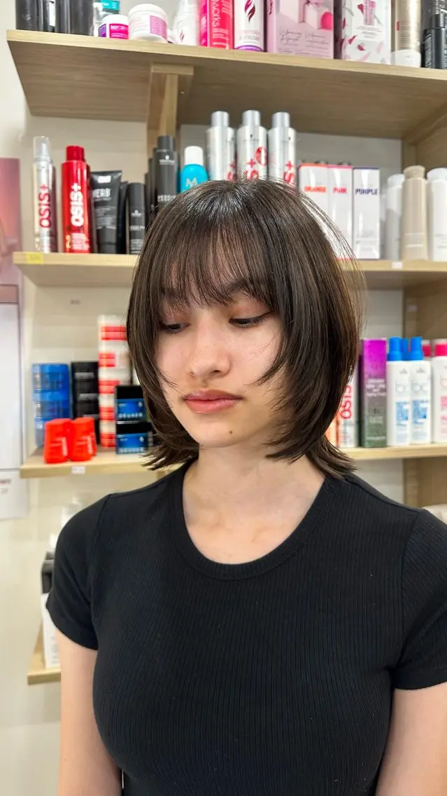 ミディアム 顔周りカット レイヤーカット ウルフカット Yuki☺︎パーマ レイヤーカットのヘアスタイル