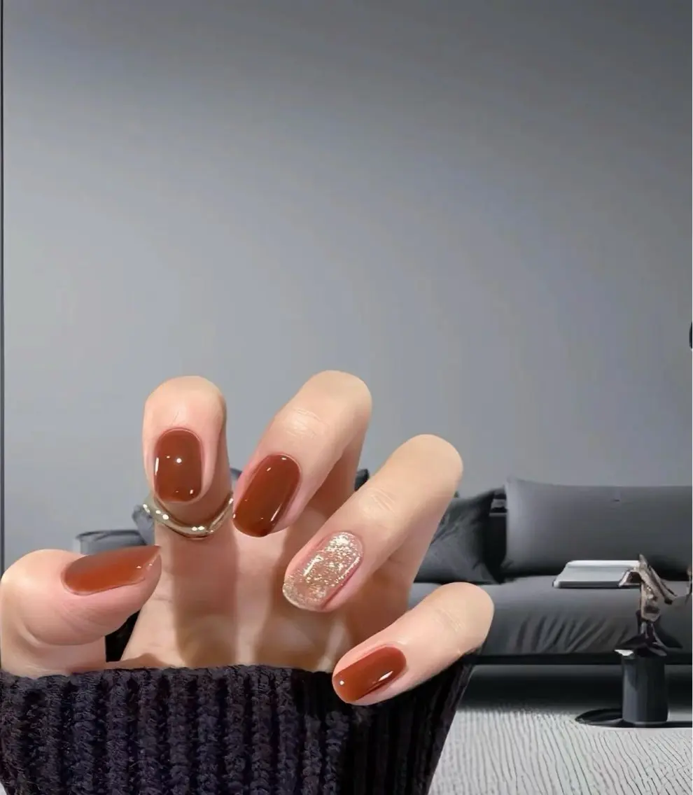 ネイル RUBYネイルサロン 9Caratsのネイルデザイン