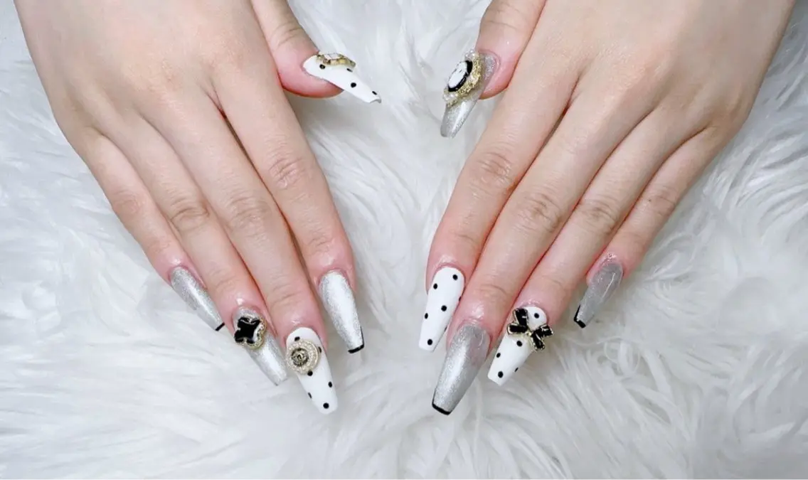 ネイル 成人式 韓国ネイル オフィスネイル ハンドネイル ハンドケア cat‘s nail🐈⬛のネイルデザイン