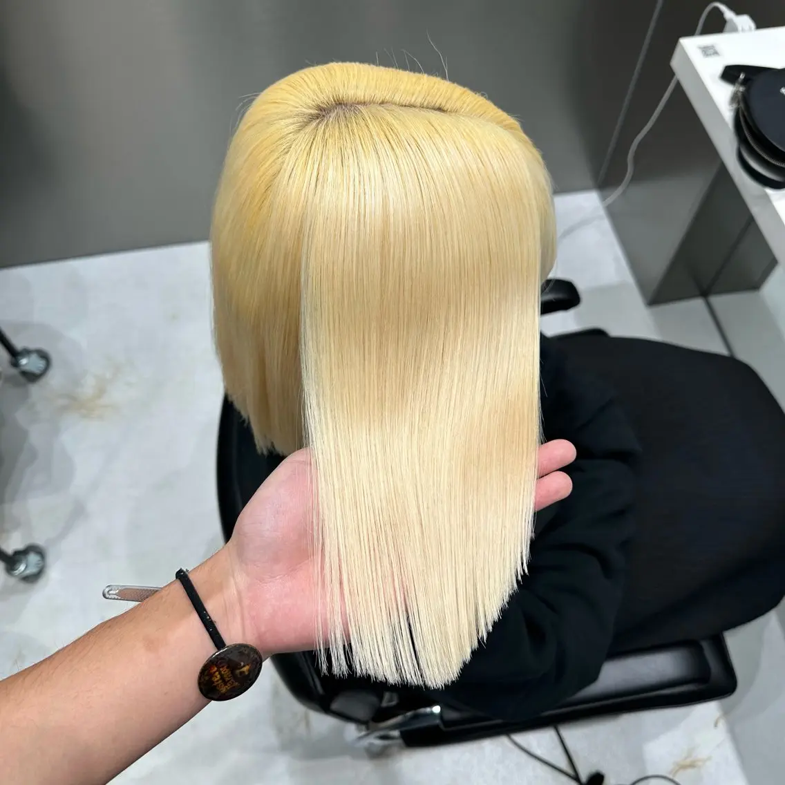 セミロング カラー ヘアカラー トリートメント 💫艶ハイトーン×髪 質改善💫リュウトのヘアスタイル