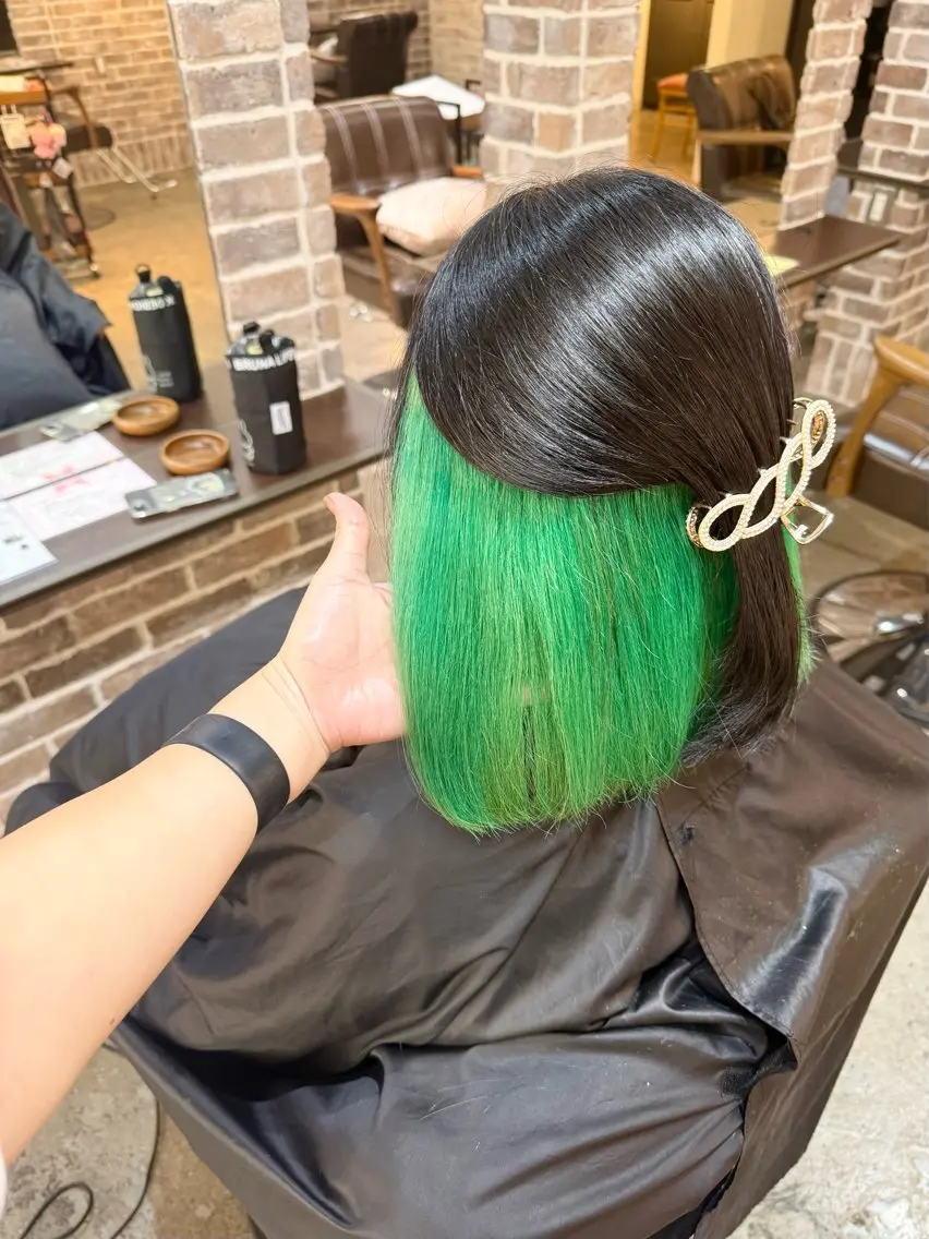 ミディアム カラー ブリーチ カット ヘアカラー トリートメント 艶カラー/インナー /グラデ/大西小百合のヘアスタイル