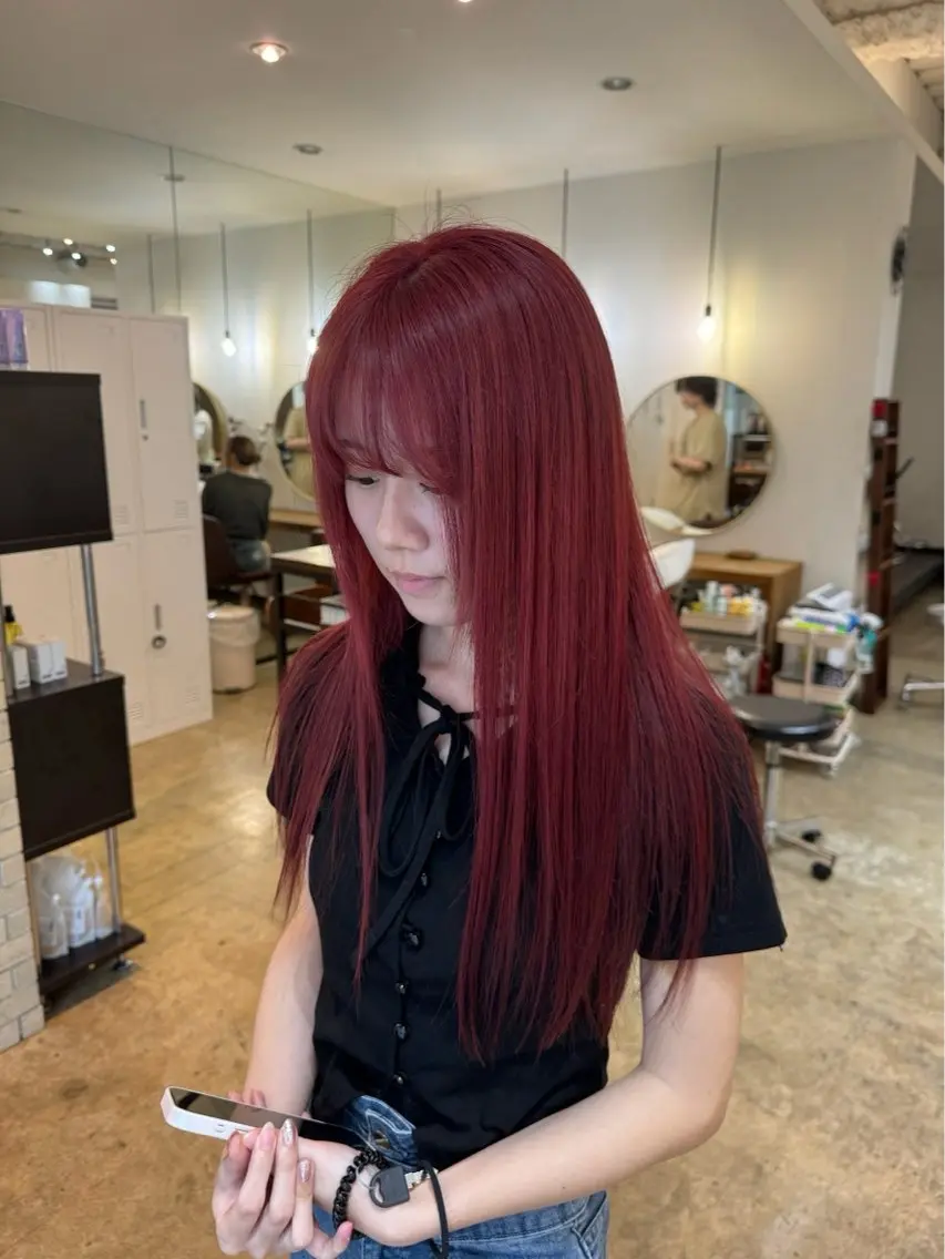 ロング カラー レッドカラー 清野 海真のヘアスタイル