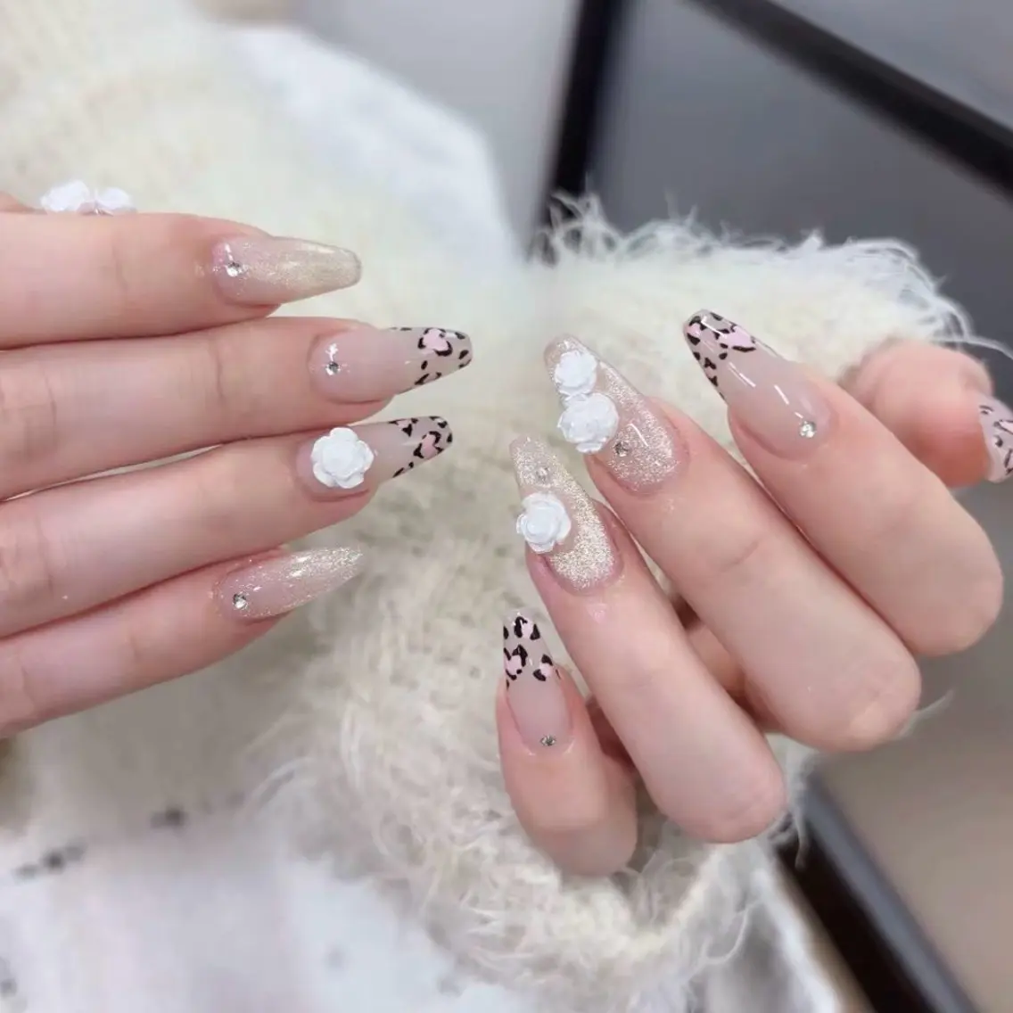 ネイル ハンドネイル Luna Gladeのネイルデザイン