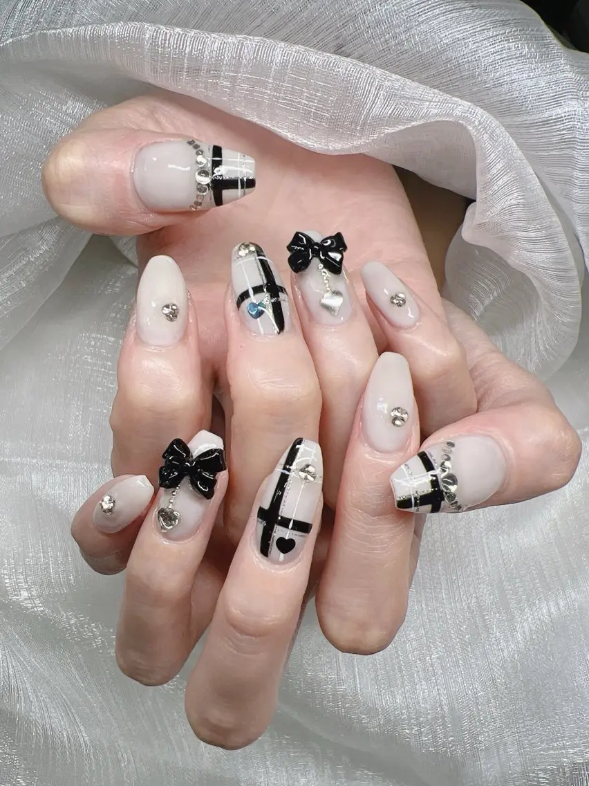 ネイル 長さ出し グラデーション 卒業式 キラキラネイル マグネットネイル ハンドネイル Lee Nails チップ長さだし専門店のネイルデザイン