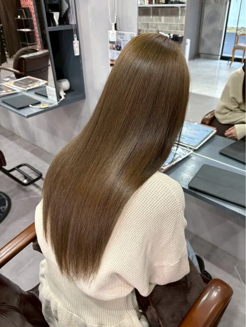 ロング ヘアカラー 佐藤 玲杏のヘアスタイル