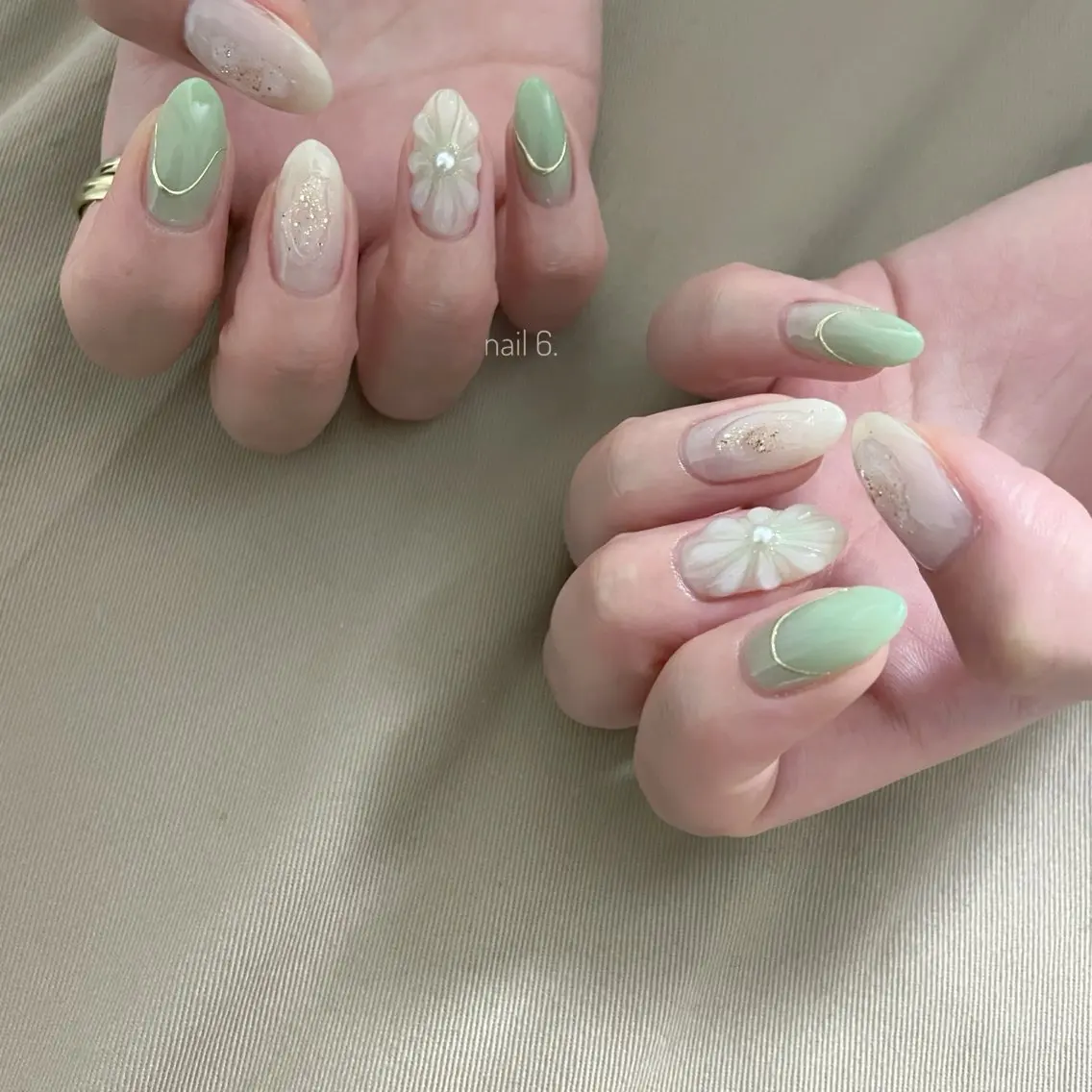 ネイル チークネイル フラワーネイル グリーン ミラーネイル ニュアンスネイル nail 6.のネイルデザイン