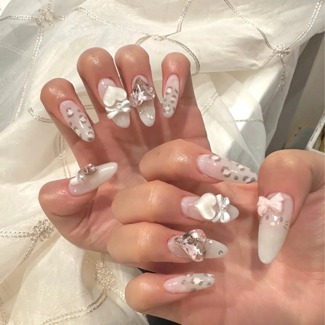 ネイル 持ち込み ホワイト ハンドネイル private. nailsalonのネイルデザイン