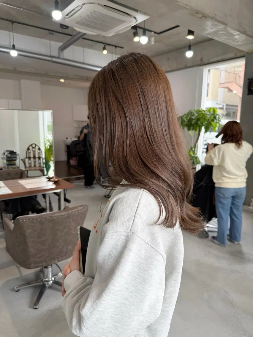 セミロング カラー ブラウンカラー カット ヘアカラー トリートメント カイリ /レイヤーカットのヘアスタイル