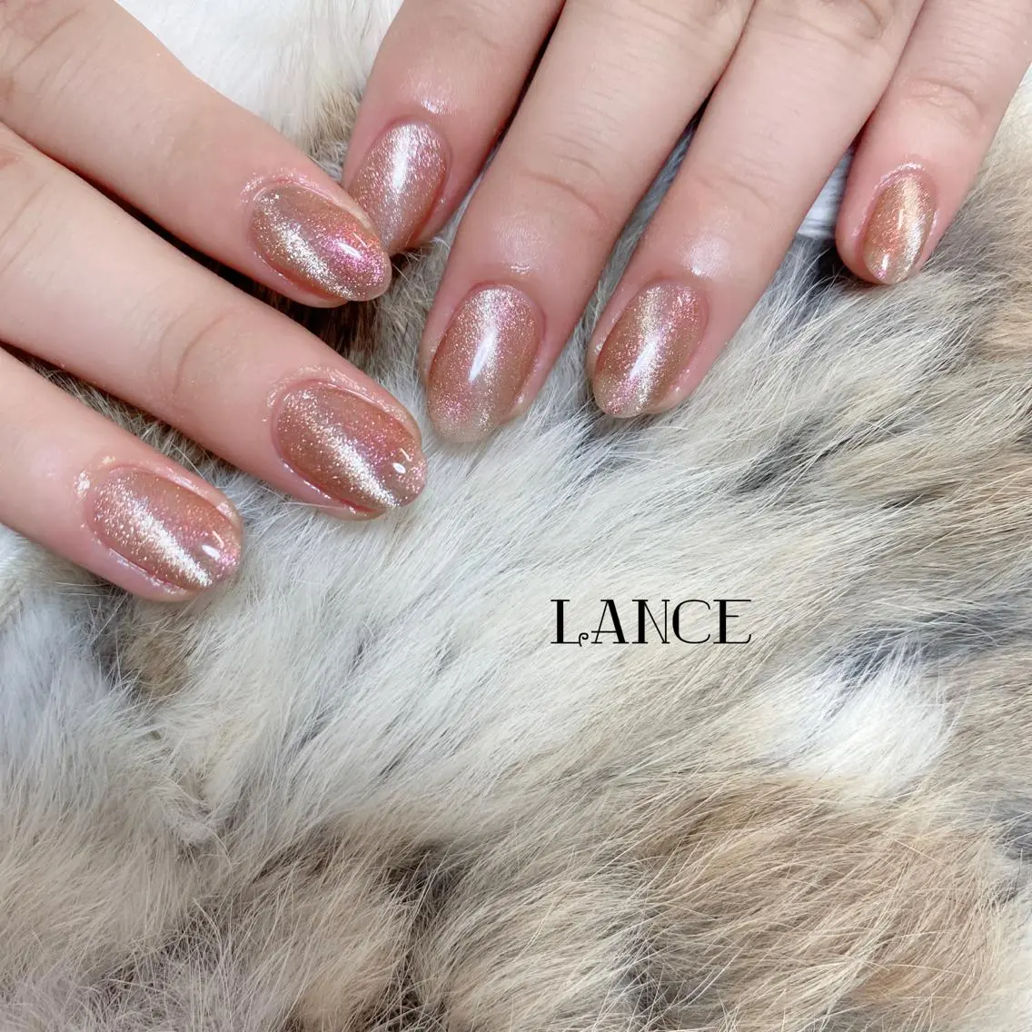 ミディアム ネイル オーロラネイル フレンチネイル グラデーション キラキラネイル シンプルネイル ハンドネイル Lance nailのネイルデザイン