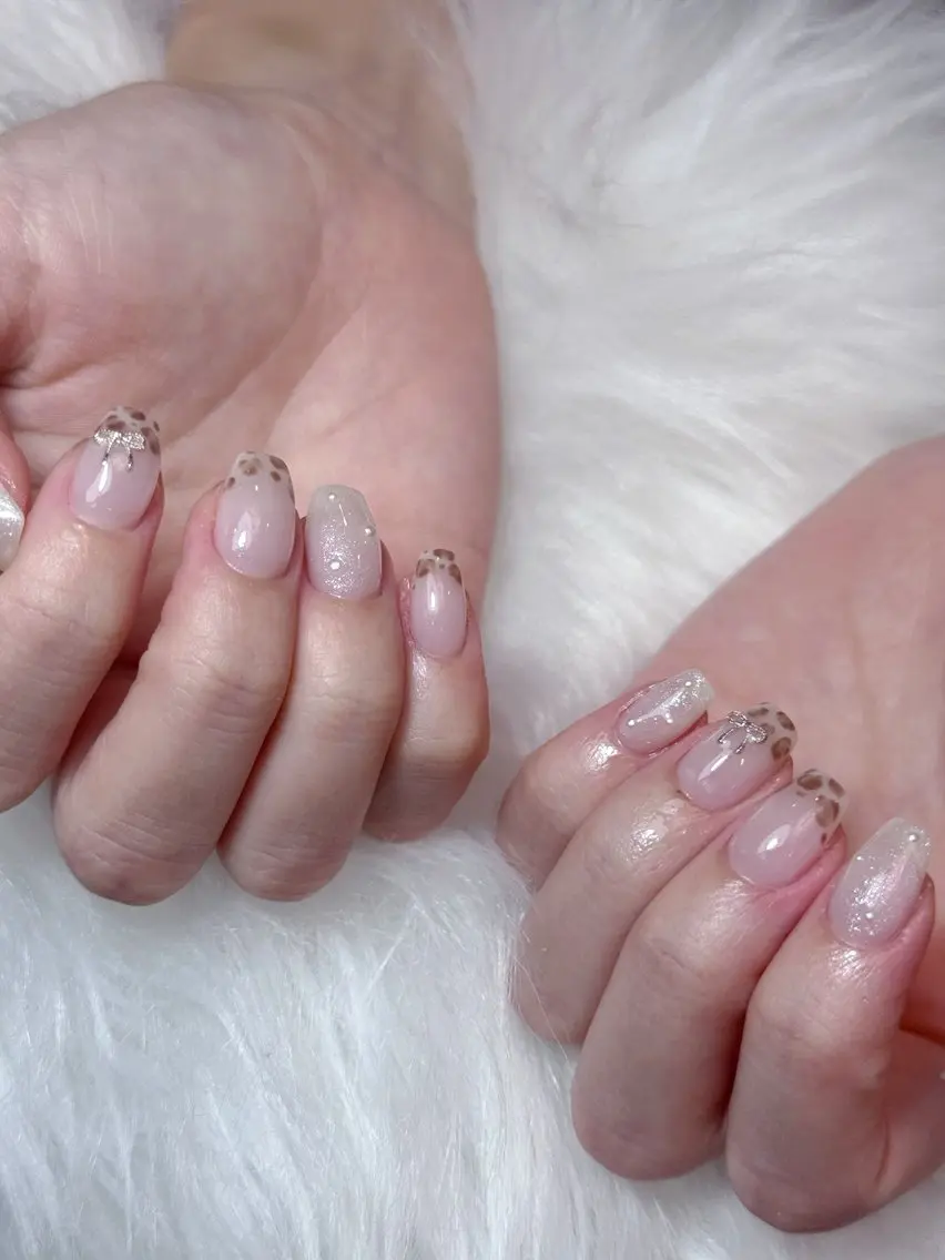 ネイル アートネイル ジェルネイル ニュアンスネイル シンプルネイル ネイルチップ ハンドネイル Lisa Nail Salonのネイルデザイン