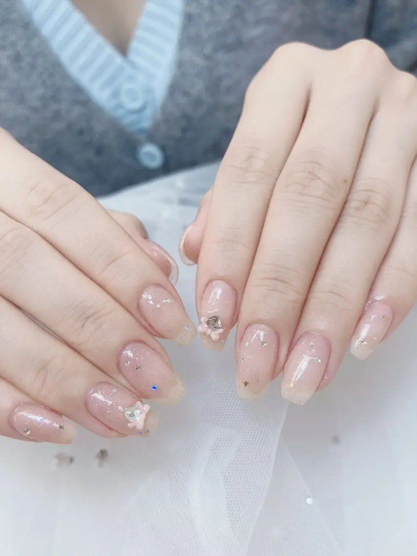 ネイル チークネイル フレンチネイル グラデーション キラキラネイル 韓国ネイル ハンドネイル DUO MI nail salonのネイルデザイン