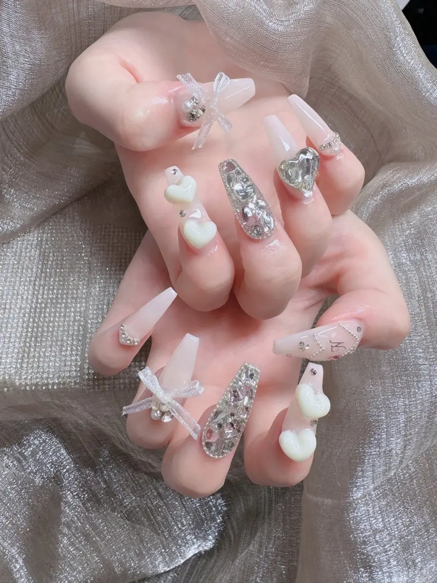 ネイル フレンチネイル ジェルネイル ハロウィン キラキラネイル 韓国ネイル H.baby Nail Salonのネイルデザイン