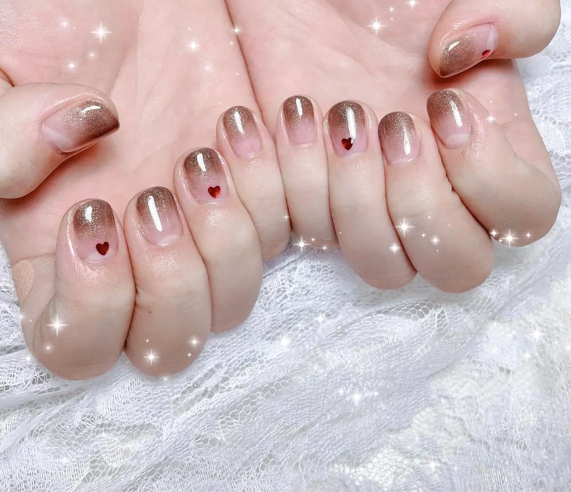 ネイル ホログラムネイル バレンタイン ハンドネイル FLARE NAIL フレアネイルのネイルデザイン