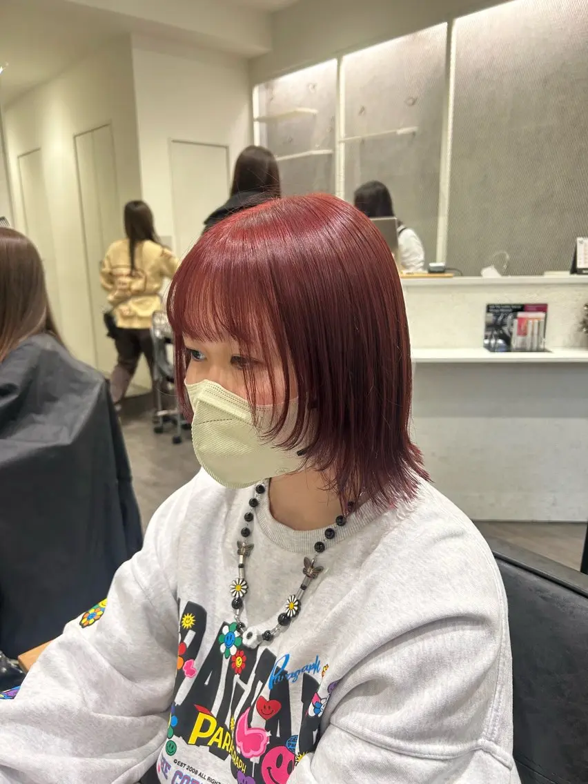 ミディアム カラー ヘアアレンジ ブリーチ ブリーチなしカラー レッドカラー レイヤーカット ウルフカット カット ヘアカラー トリートメント cocotte 💟草間紫音💟のヘアスタイル
