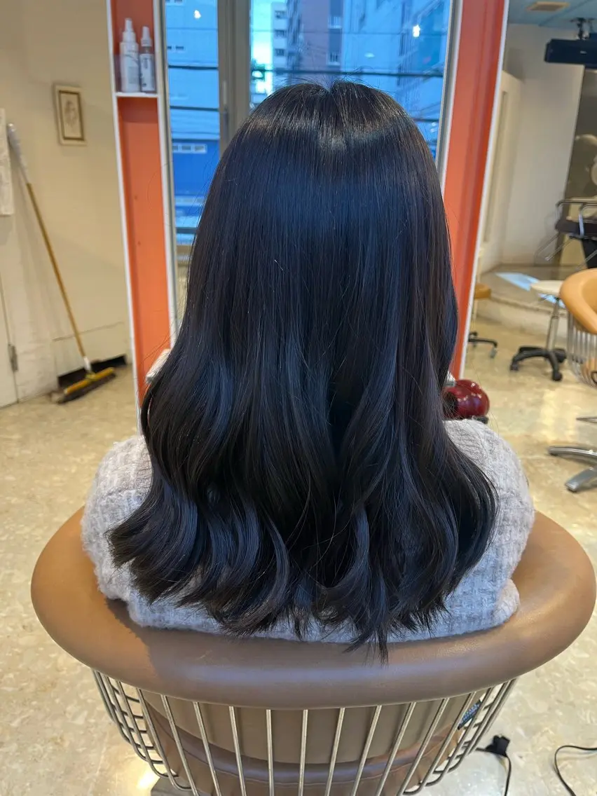 セミロング カラー カット ヘアカラー うしだ かおるのヘアスタイル