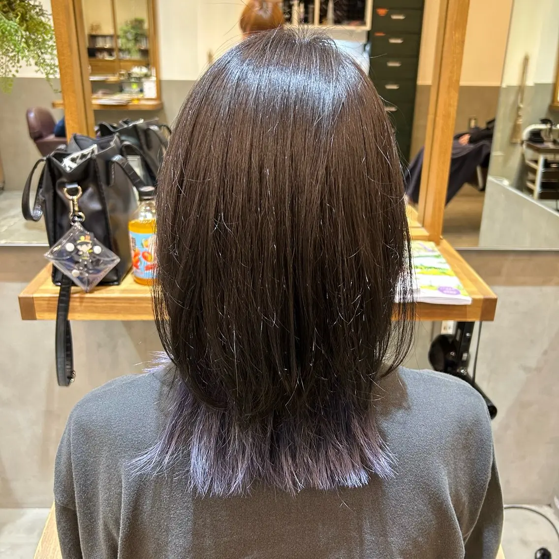 ミディアム カラー カット ヘアカラー トリートメント 若狭 彩花のヘアスタイル