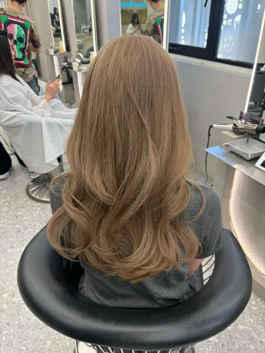 ロング ハッシュカット ハイレイヤー レイヤーカット ヘアカラー トリートメント Yuta✂︎ 韓国レイヤー🪽のヘアスタイル