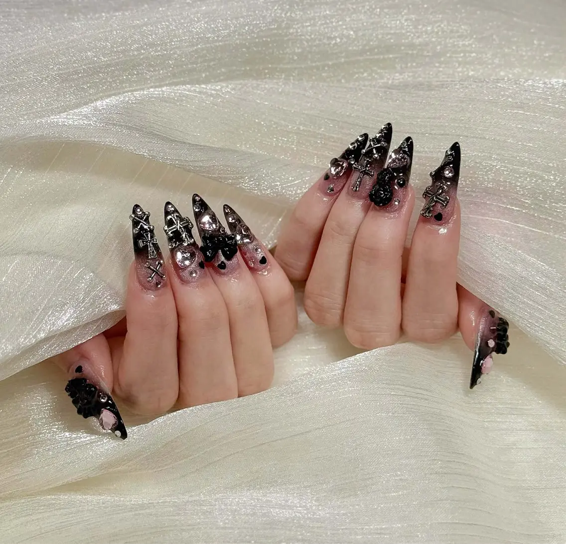 ネイル オーロラネイル チークネイル フットネイル フレンチネイル ジェルネイル ハンドネイル Havi Nailsのネイルデザイン