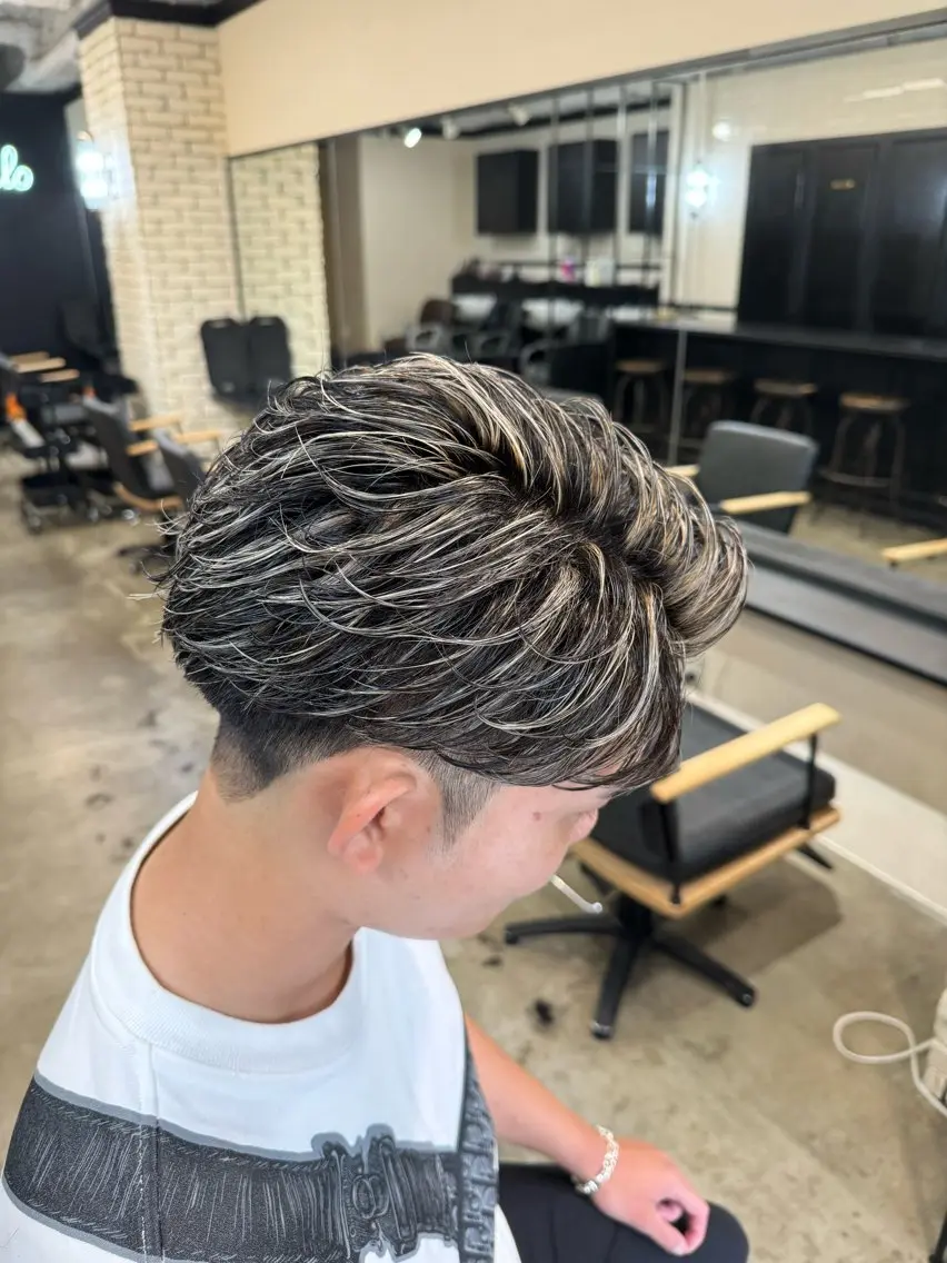 カラー メンズ メンズブリーチ メンズハイライト ブリーチ ハイライトカラー カット ヘアカラー トリートメント 🇺🇸海外レイヤー /カラーGOのヘアスタイル