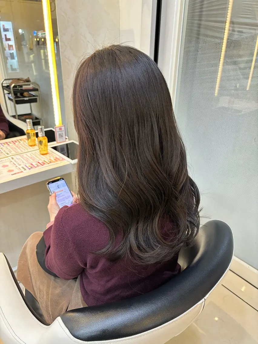 ロング カラー ヘアカラー はらだ すずのヘアスタイル