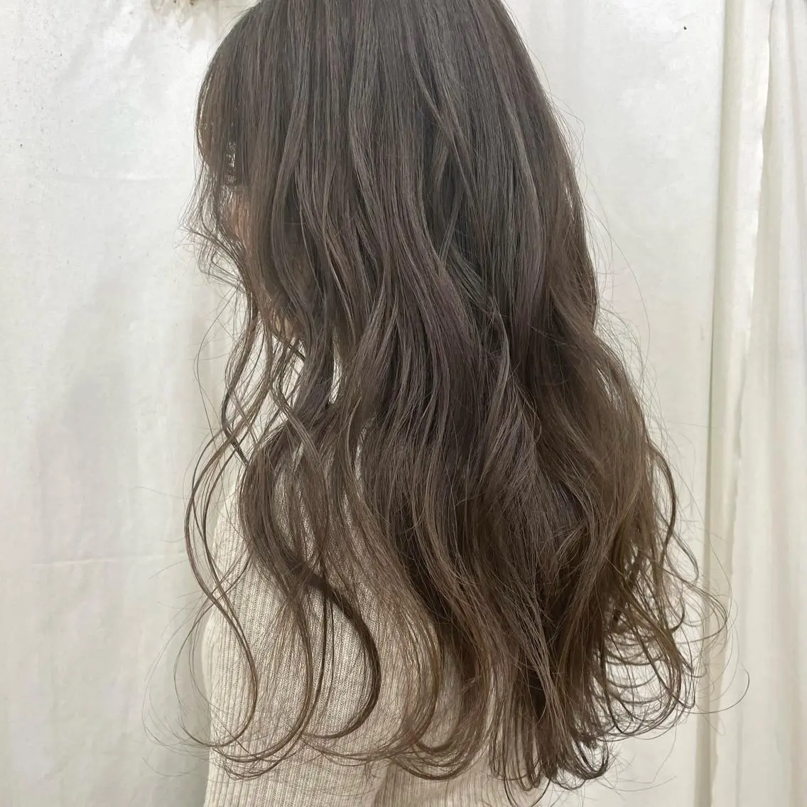 ロング KAORU オリーブカラーのヘアスタイル