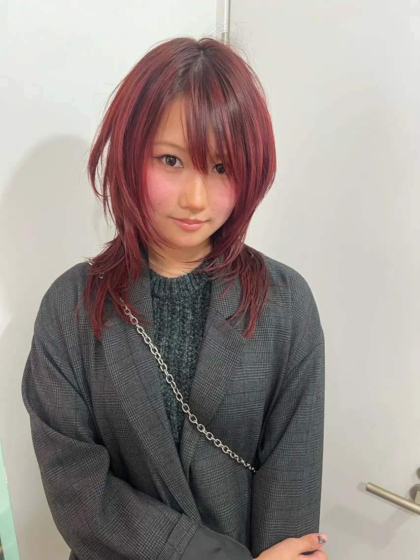 ミディアム カット ヘアカラー トリートメント 💥ウルフカット デザインあんな💥のヘアスタイル