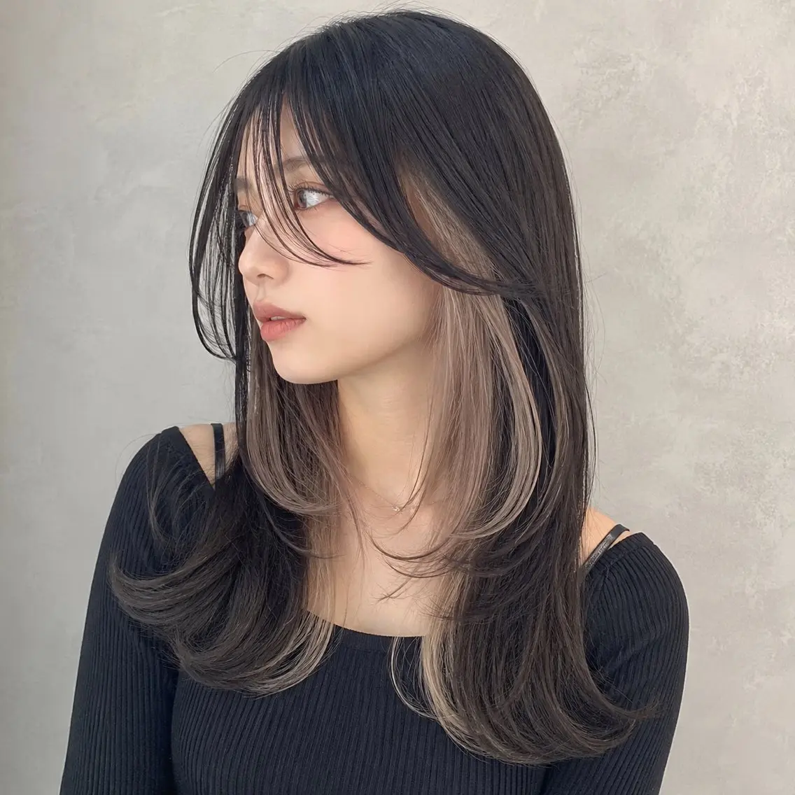 【ミニモ学割U24🉐】カット➕インナーブリーチカラー➕トリートメント🩵　ミニモ学割/ミルクティー/ブロンドの写真