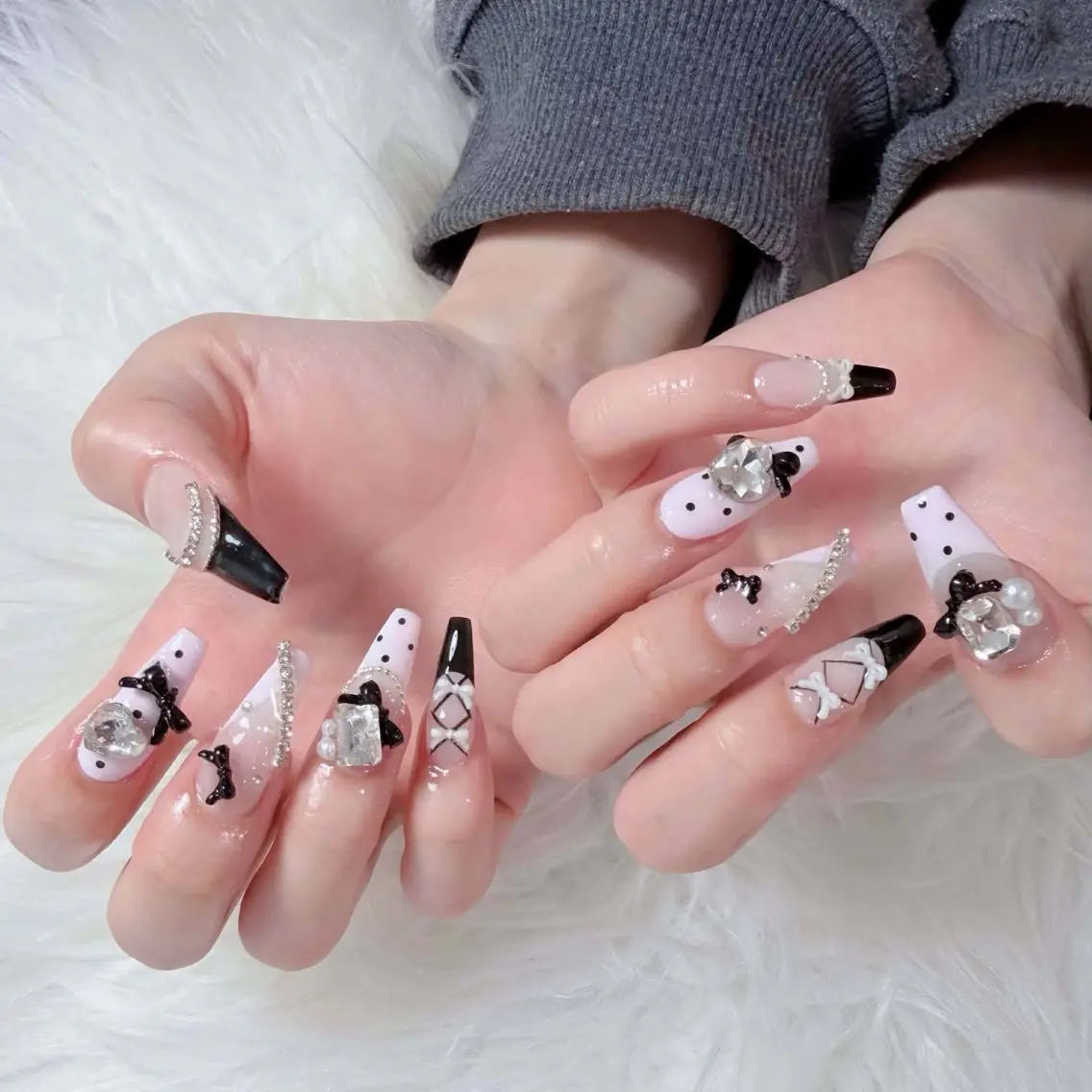 ネイル アートネイル ボルドー フレンチネイル ジェルネイル 氷ネイル・うるうるネイル ハンドネイル Yuki Nailsalonのネイルデザイン