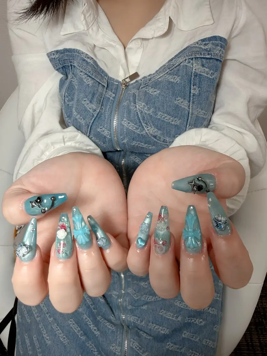ネイル 韓国ネイル マグネットネイル 持ち込み ニュアンスネイル シンプルネイル ハンドネイル Huyn Nail Shinjyukuのネイルデザイン