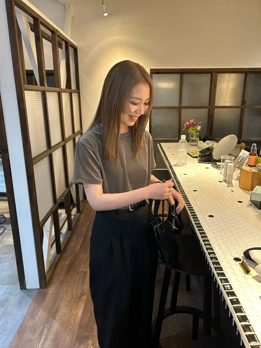 セミロング カット ヘアカラー 金田 夏野のヘアスタイル