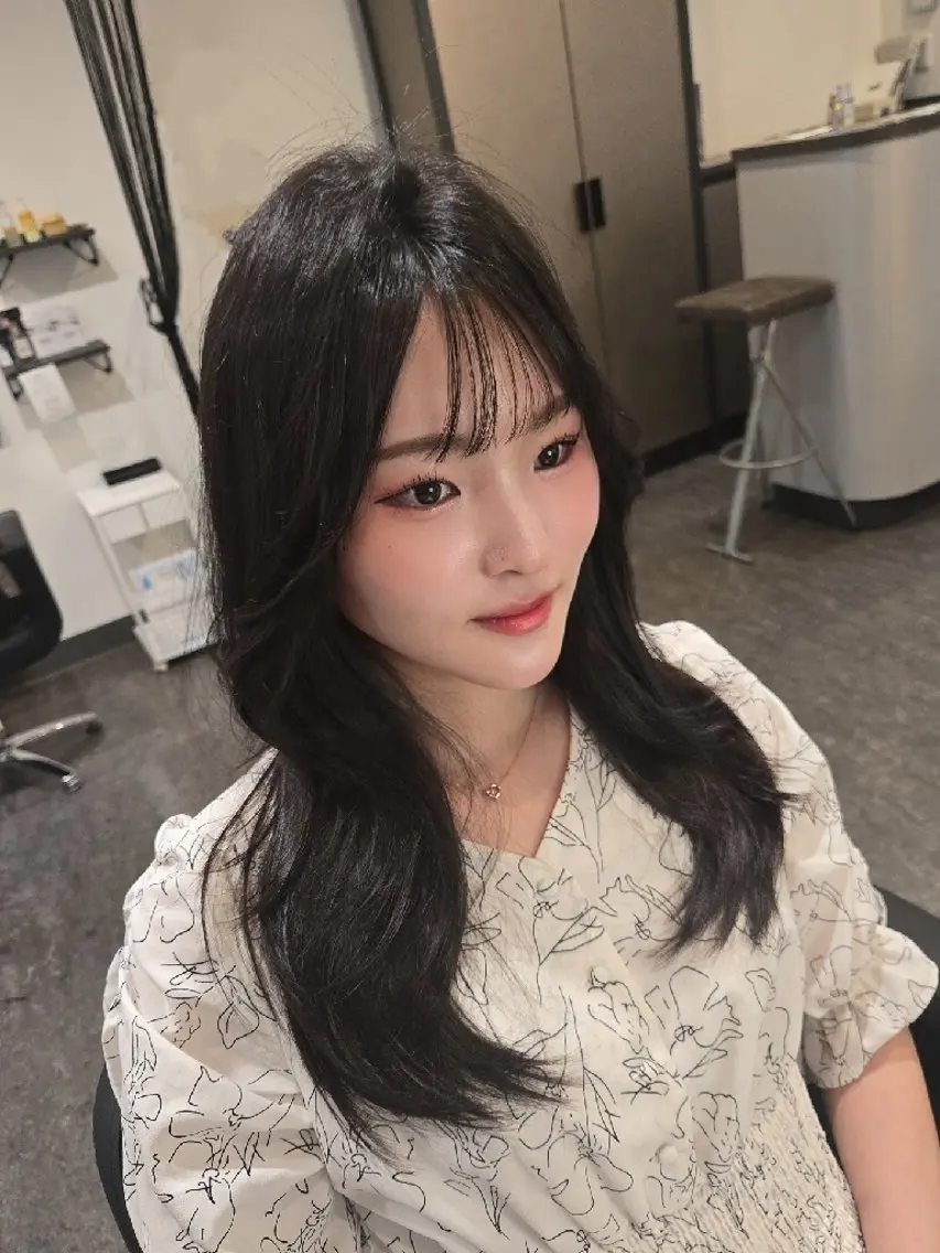 ロング 韓国風ヘア レイヤーカット カット LEE HANAのヘアスタイル