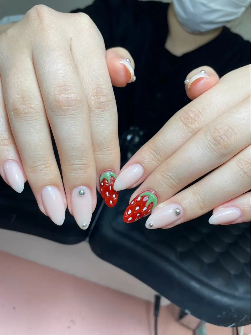 ネイル チークネイル 長さ出し フットネイル ジェルネイル 卒業式 𝓐𝓷𝓻𝓲 XiinhNailのネイルデザイン