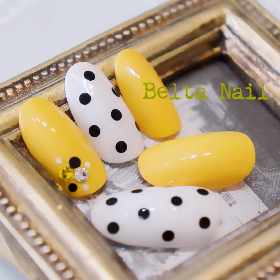 ネイル アートネイル ストーンネイル BELTA NAILのネイルデザイン
