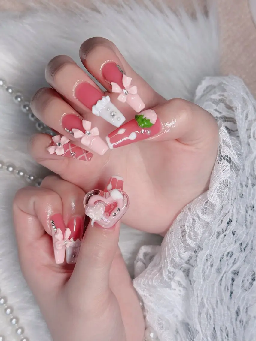 ネイル フレンチネイル ジェルネイル ガラスフレンチ ハロウィン ハート H.baby Nail Salonのネイルデザイン