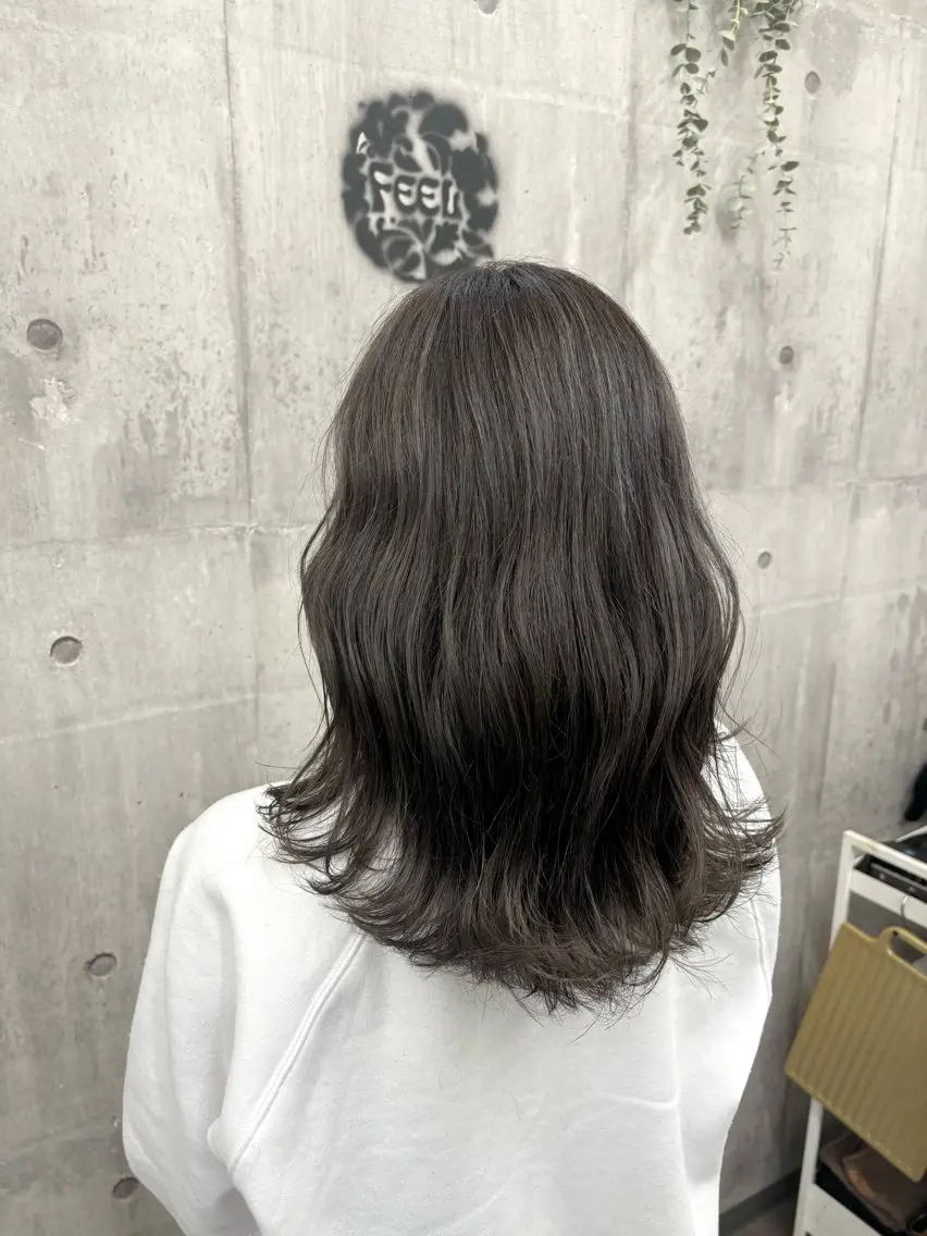 セミロング カラー グレージュ ヘアカラー 田中 沙也香のヘアスタイル