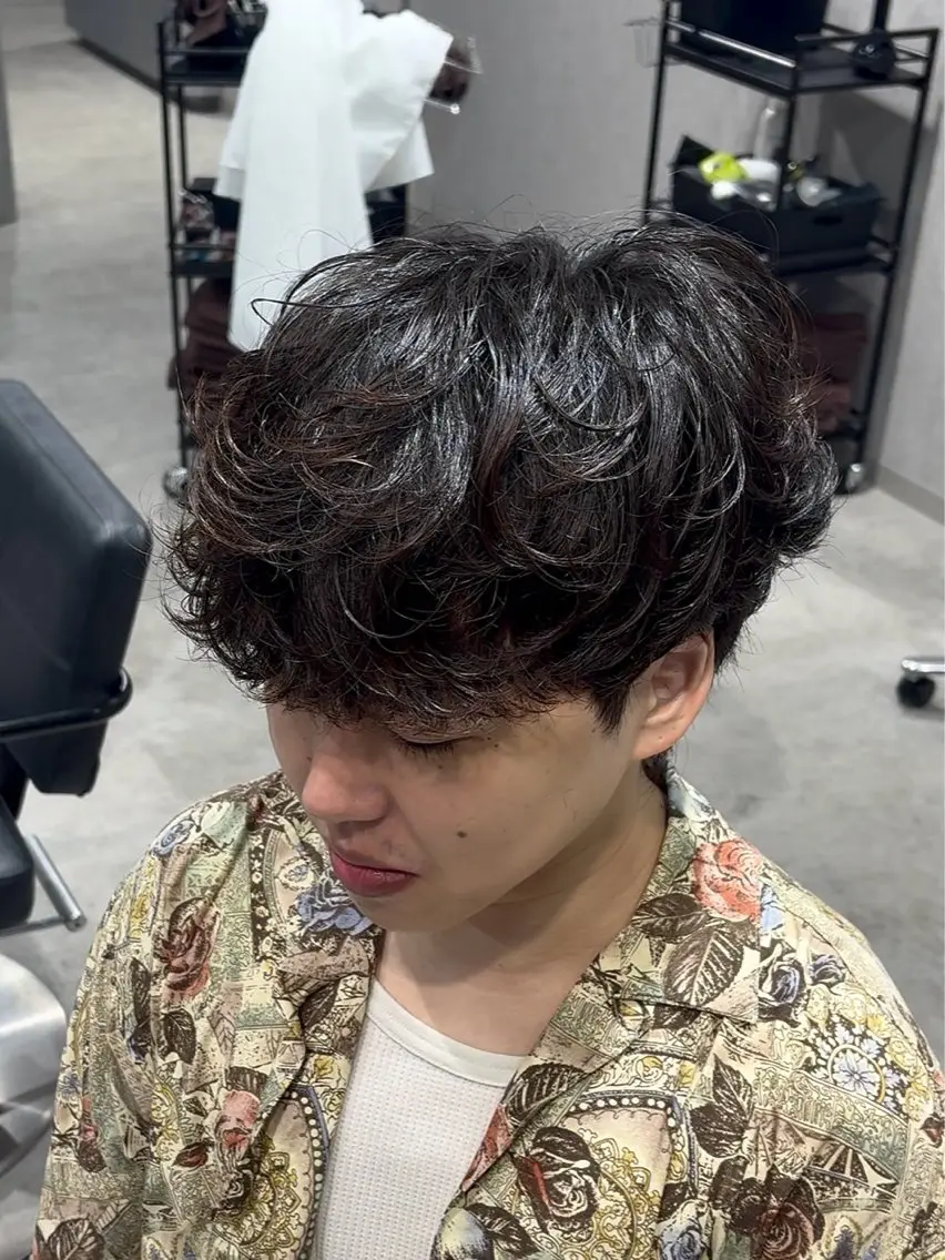 ショート カラー パーマ メンズ カット パーマ 【シャドウパーマ センターパート】義心のヘアスタイル