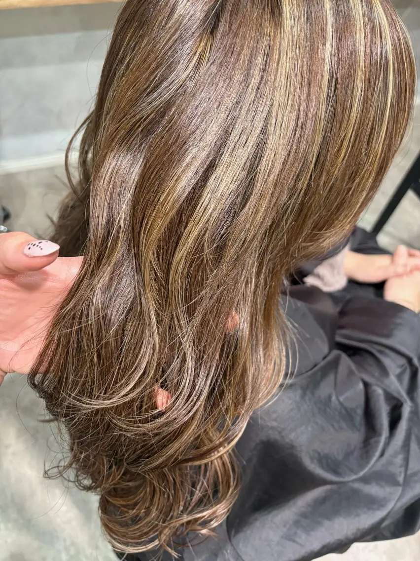 ロング ヘアカラー 佐伯 美麗のヘアスタイル