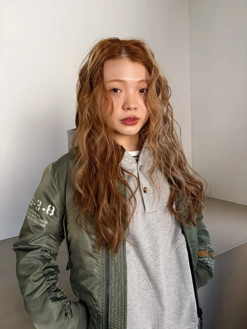ロング ヘアカラー 🧣misaki 🧣のヘアスタイル