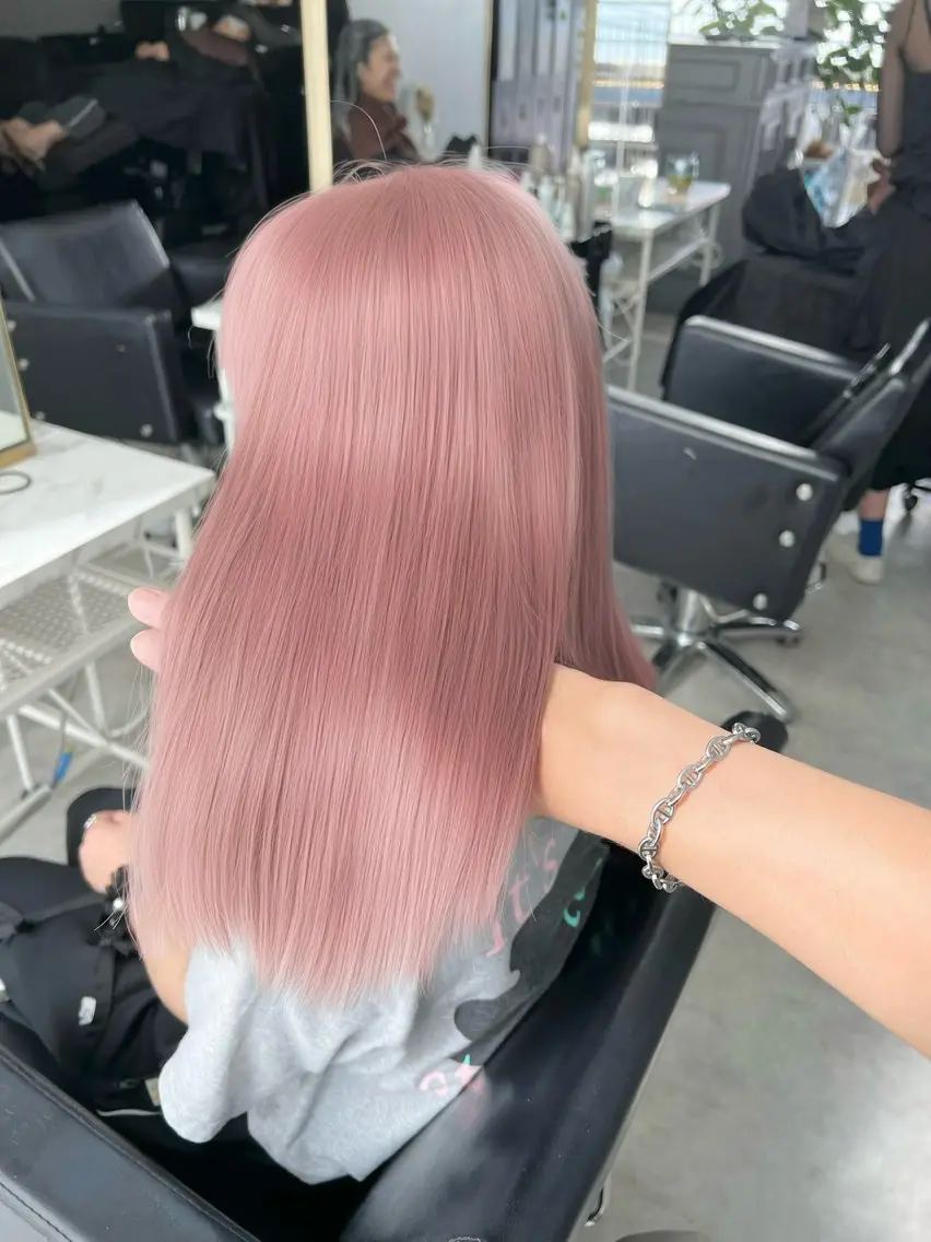 ミディアム カラー カット ヘアカラー トリートメント ヘアセット 🫧艶ダブルカラー ブリーチ🫧トモヤのヘアスタイル