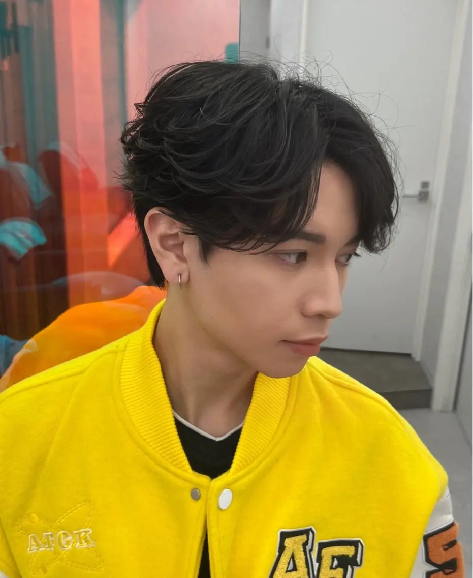 ショート メンズ フェザーパーマ メンズパーマ カット パーマ フェザーパーマ浦和 スパイキーショートのヘアスタイル