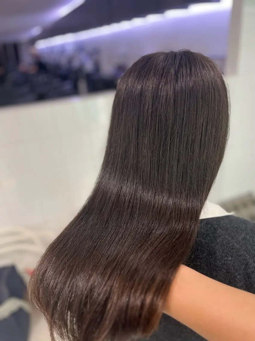カラー ハイトーンカラー 🦄レイヤーカットのヘアスタイル