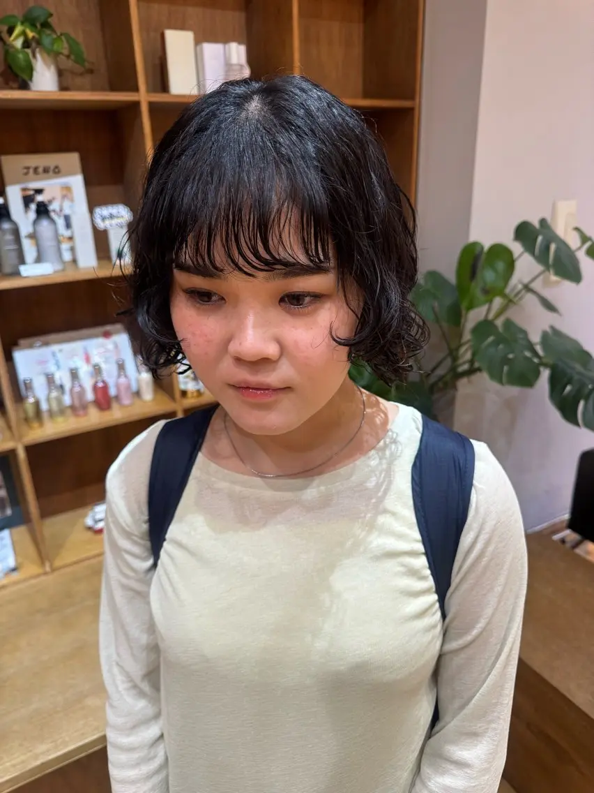 ショート カラー パーマ 大橋 芽衣のヘアスタイル
