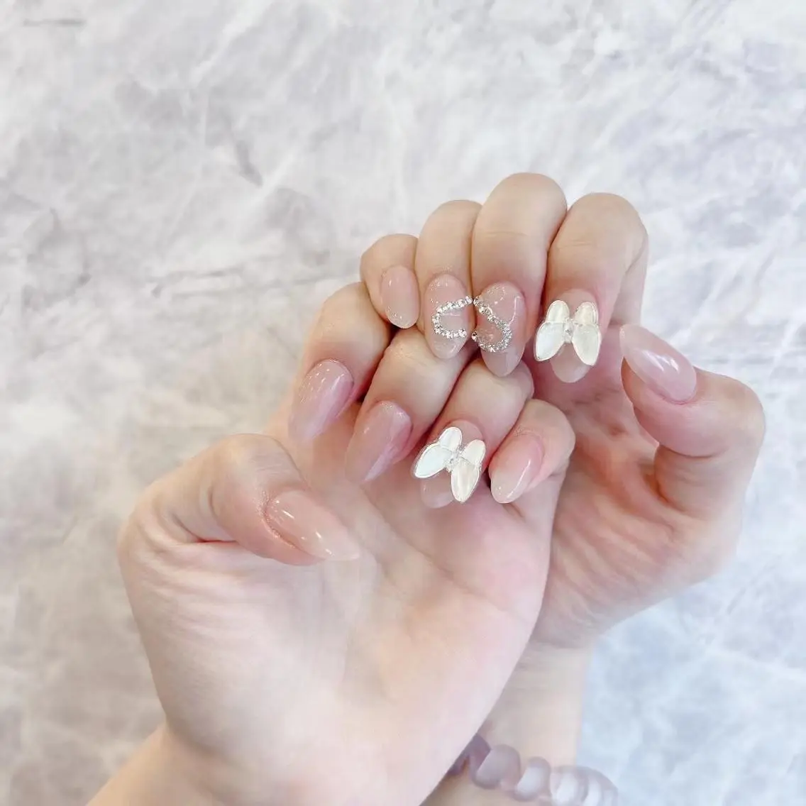 ネイル ハンドネイル MoonNail ユリ🌸のネイルデザイン