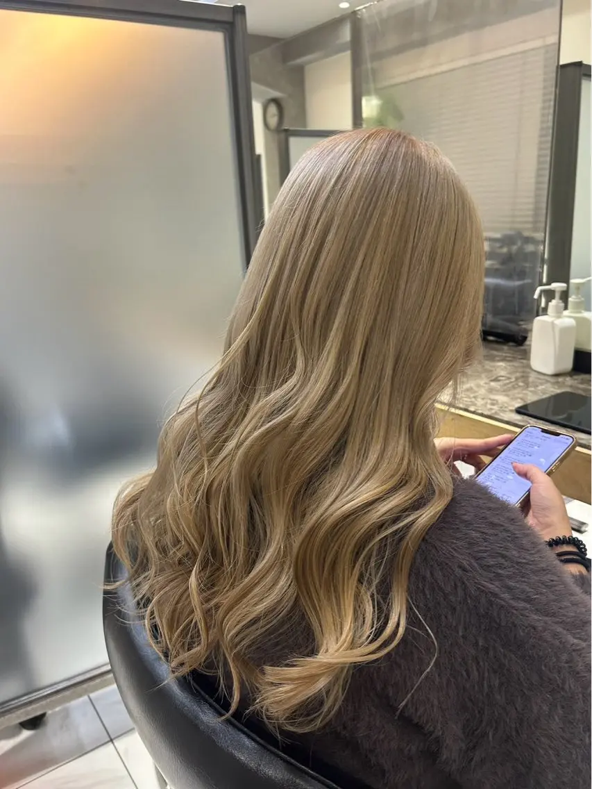 ロング カラー ベージュカラー ハイトーン¦カット ¦nanaka¦のヘアスタイル