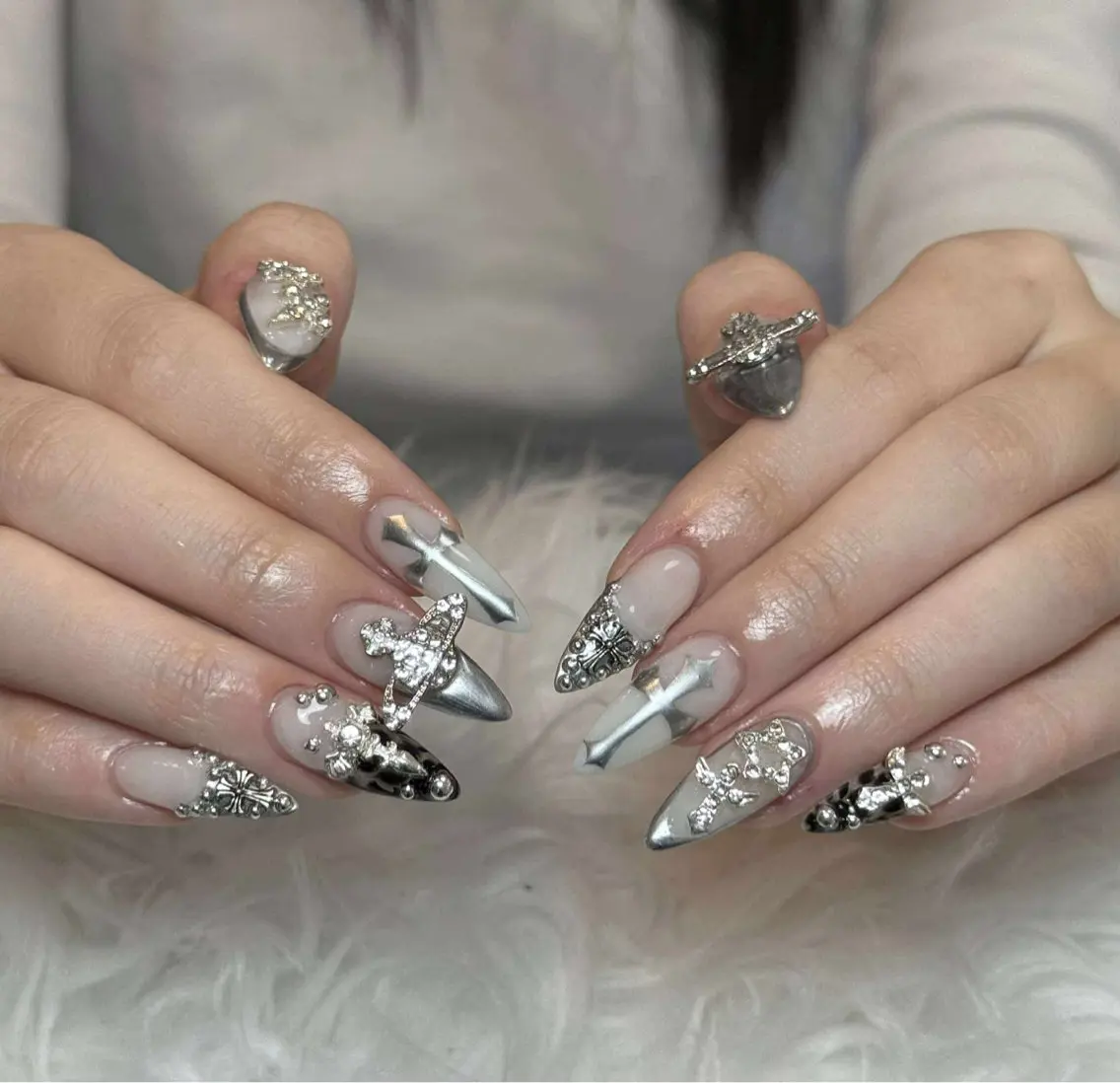 ネイル オーロラネイル ボルドー ブラウン 氷ネイル・うるうるネイル キラキラネイル ハンドネイル Julli NailStudioのネイルデザイン
