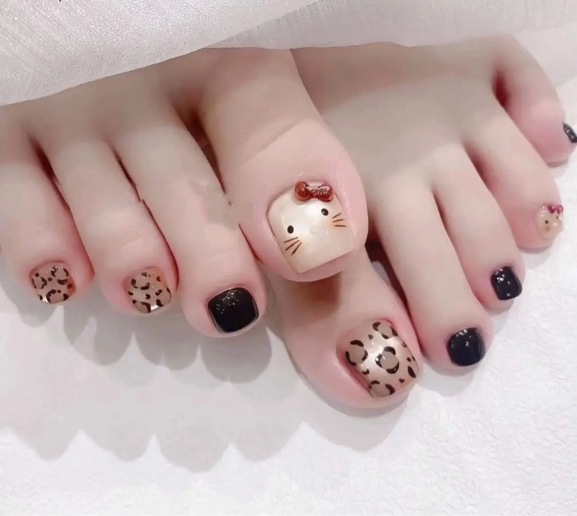 ネイル ジェルネイル 韓国ネイル ロングネイル マグネットネイル 持ち込み フットネイル Luci Nailのネイルデザイン