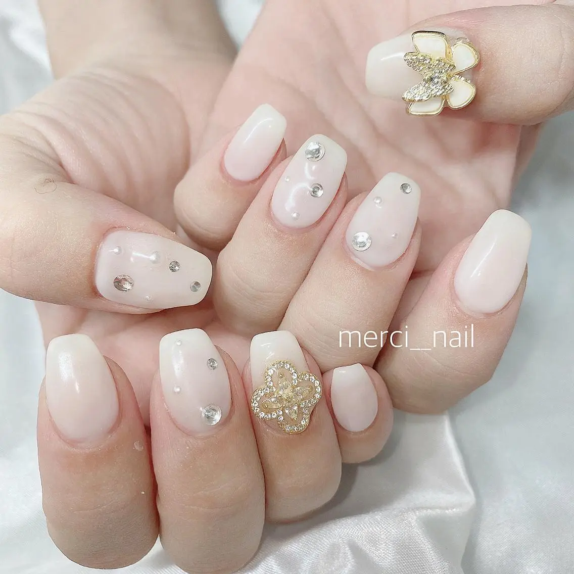 ネイル クリアネイル フラッシュネイル フレンチネイル 韓国ネイル マグネットネイル merci nailのネイルデザイン