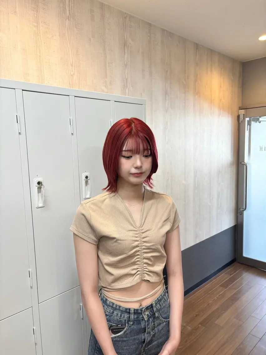 ショート カラー ブリーチ レッドカラー 🩵 honoka🩵のヘアスタイル