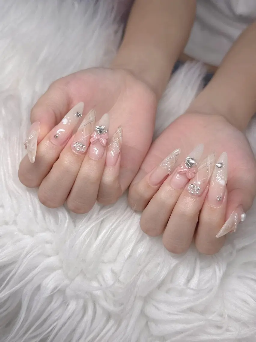 ネイル 長さ出し グラデーション 卒業式 キラキラネイル マグネットネイル ハンドネイル Lee Nailsのネイルデザイン